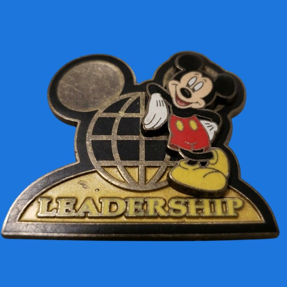 Disney Pin B020 RARE MICKEY‎ MOUSE LEADERSHIP CAST MEMBER AWARD 2007
